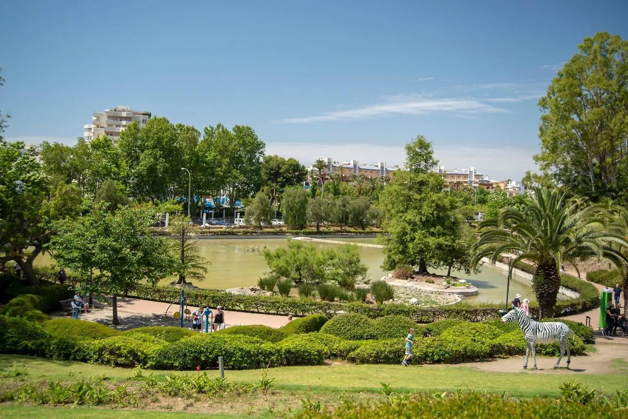 Benal Beach, Luxury Sea & Mountain View Beachside 1 Bedroom Apartment Benalmádena