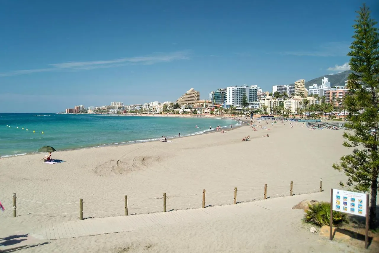Benal Beach, Luxury Sea & Mountain View Beachside 1 Bedroom Apartment Benalmádena