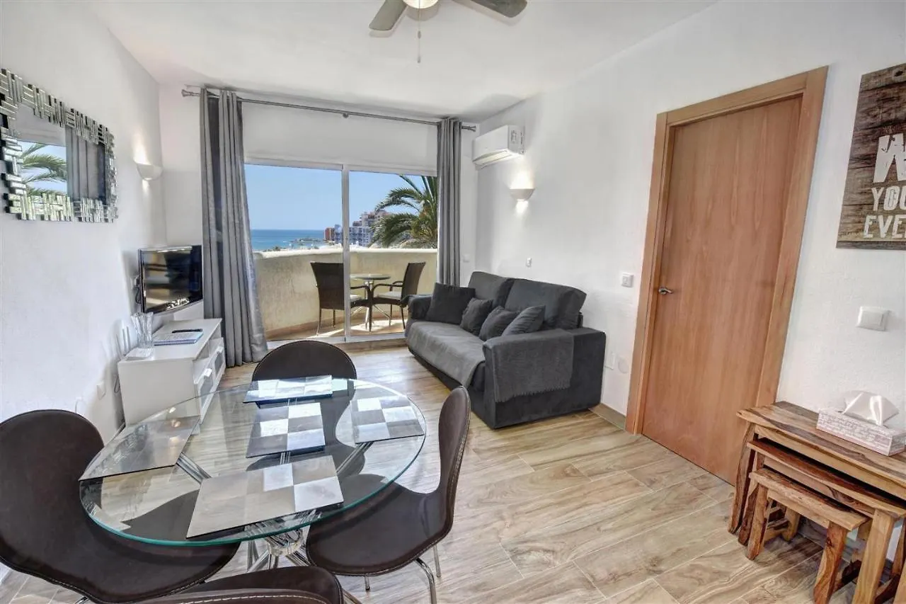 Benal Beach, Luxury Sea & Mountain View Beachside 1 Bedroom Apartment Benalmádena Spanien