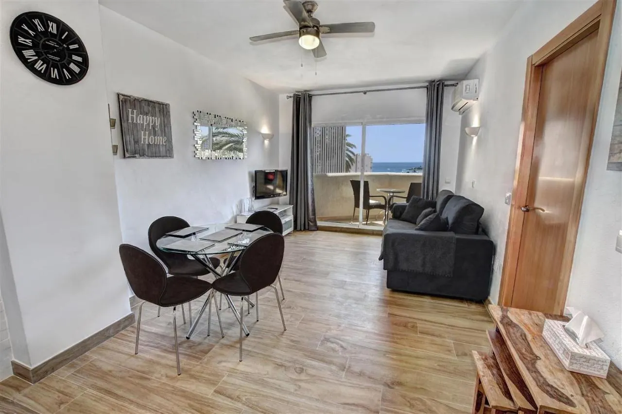 Benal Beach, Luxury Sea & Mountain View Beachside 1 Bedroom Apartment Benalmádena Španělsko