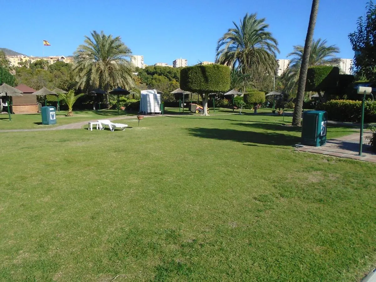Benal Beach, Luxury Sea & Mountain View Beachside 1 Bedroom Apartment Benalmádena