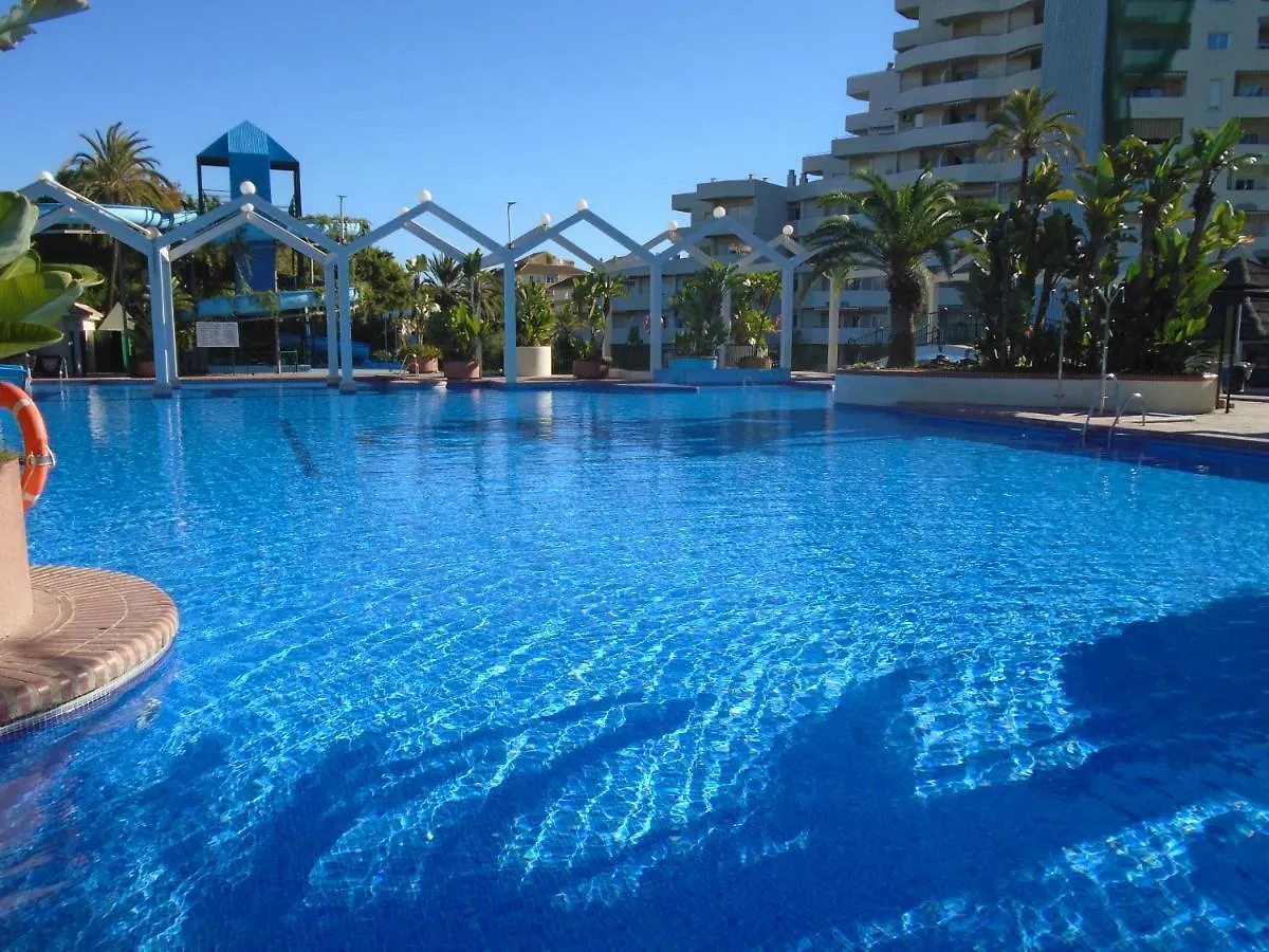 Benal Beach, Luxury Sea & Mountain View Beachside 1 Bedroom Apartment Benalmádena