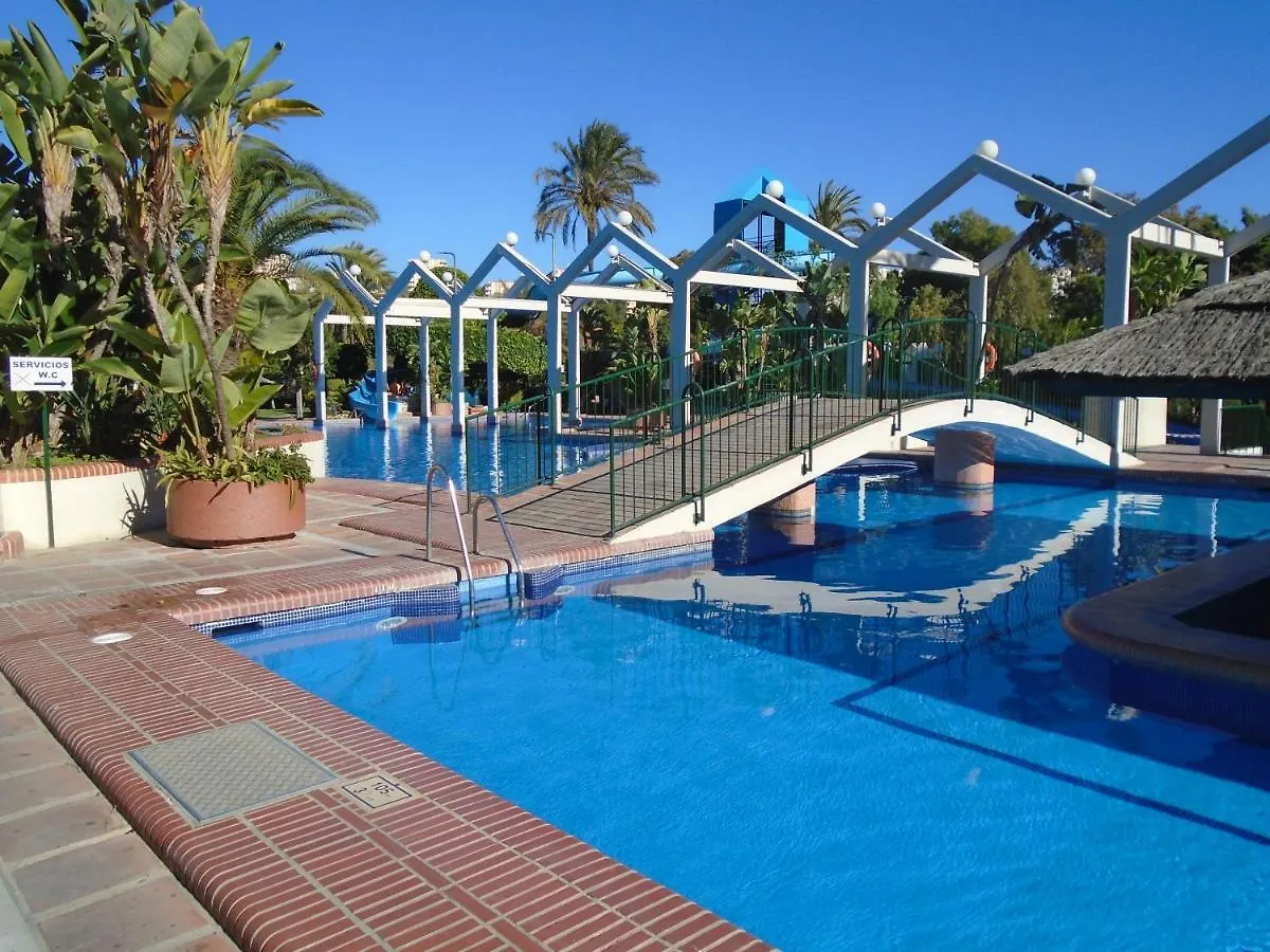 Benal Beach, Luxury Sea & Mountain View Beachside 1 Bedroom Apartment Benalmádena