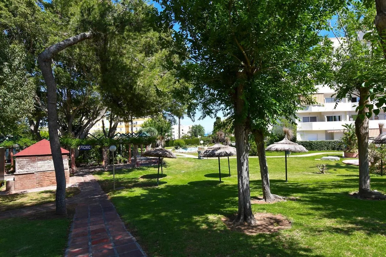 Benal Beach, Luxury Sea & Mountain View Beachside 1 Bedroom Apartment Benalmadena